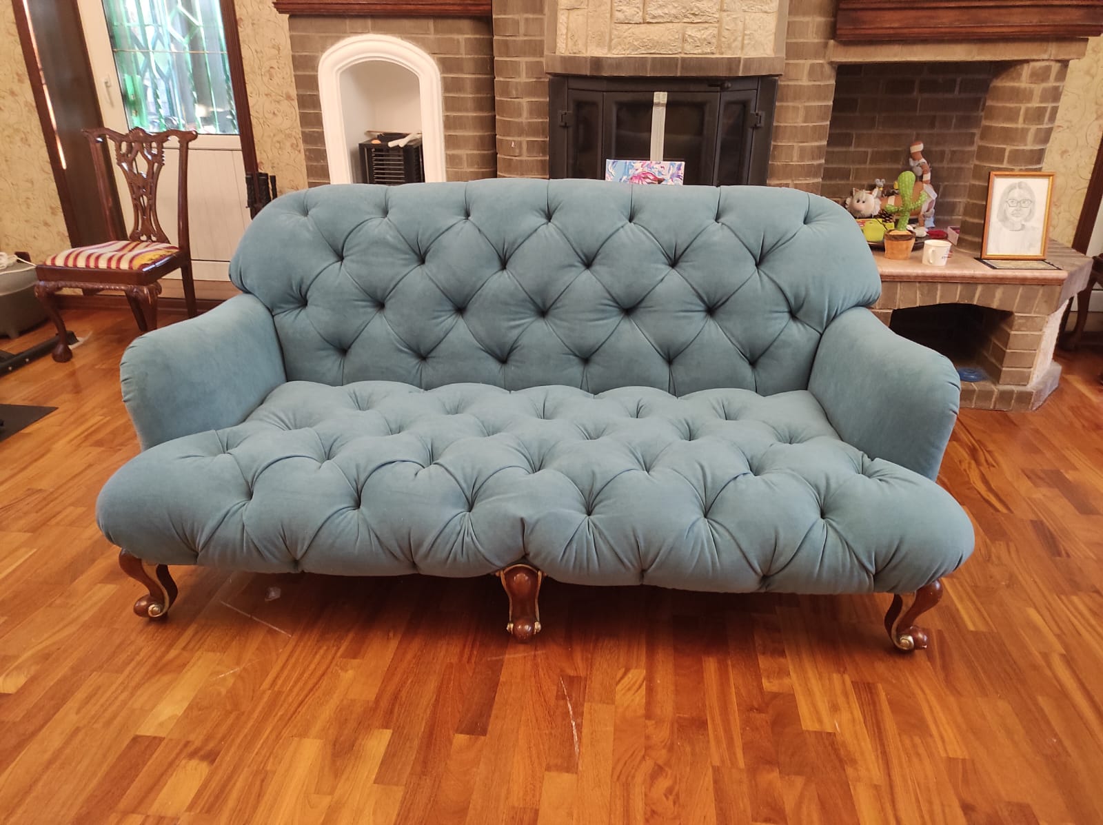 Обивка дивана. Пугачев